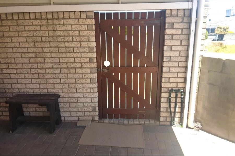 To Let 1 Bedroom Property for Rent in Myburgh Park Western Cape